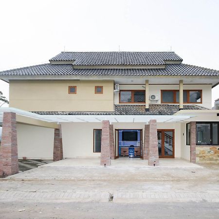 Reddoorz Plus At Panorama Villas Batu Batu  Εξωτερικό φωτογραφία