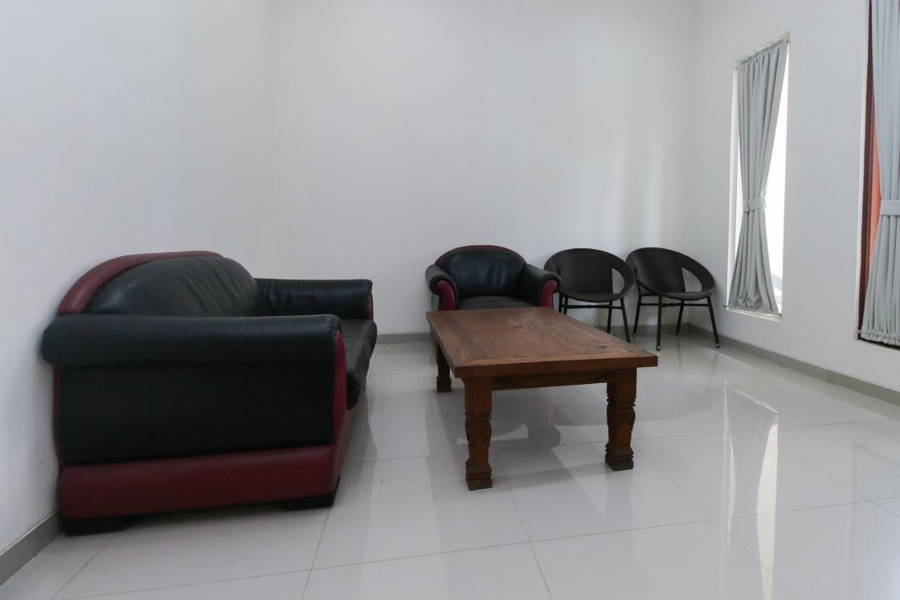 Reddoorz Plus At Panorama Villas Batu Batu  Εξωτερικό φωτογραφία